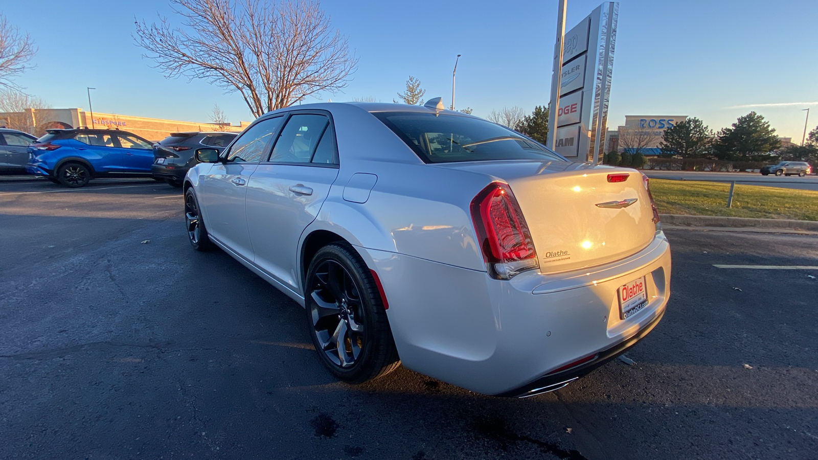 2023 Chrysler 300 S 5