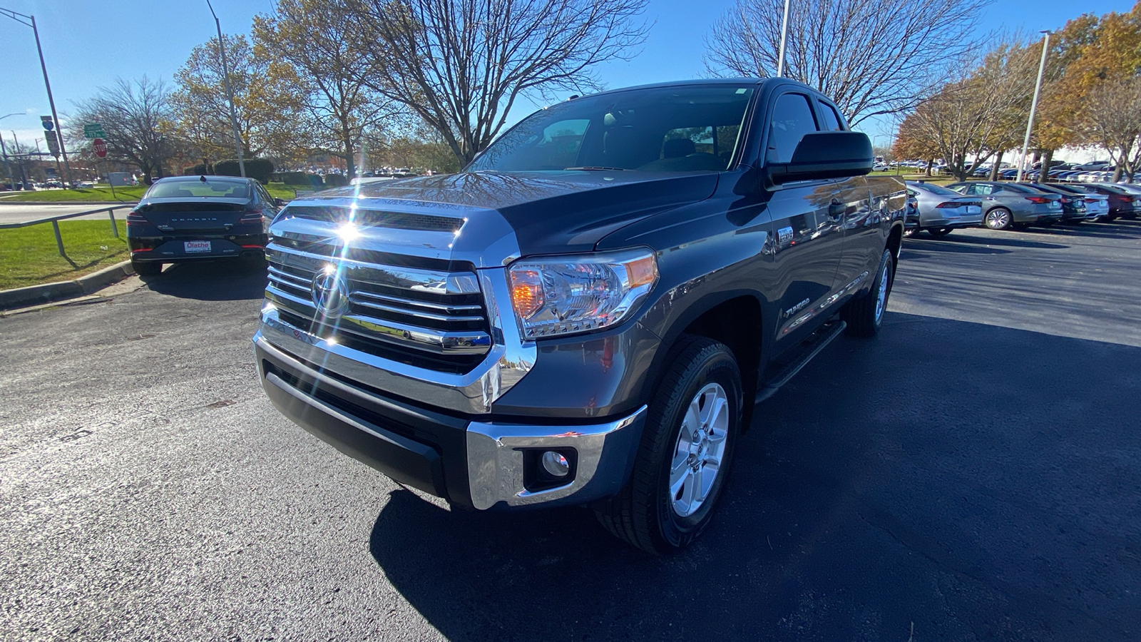 2016 Toyota Tundra SR5 1