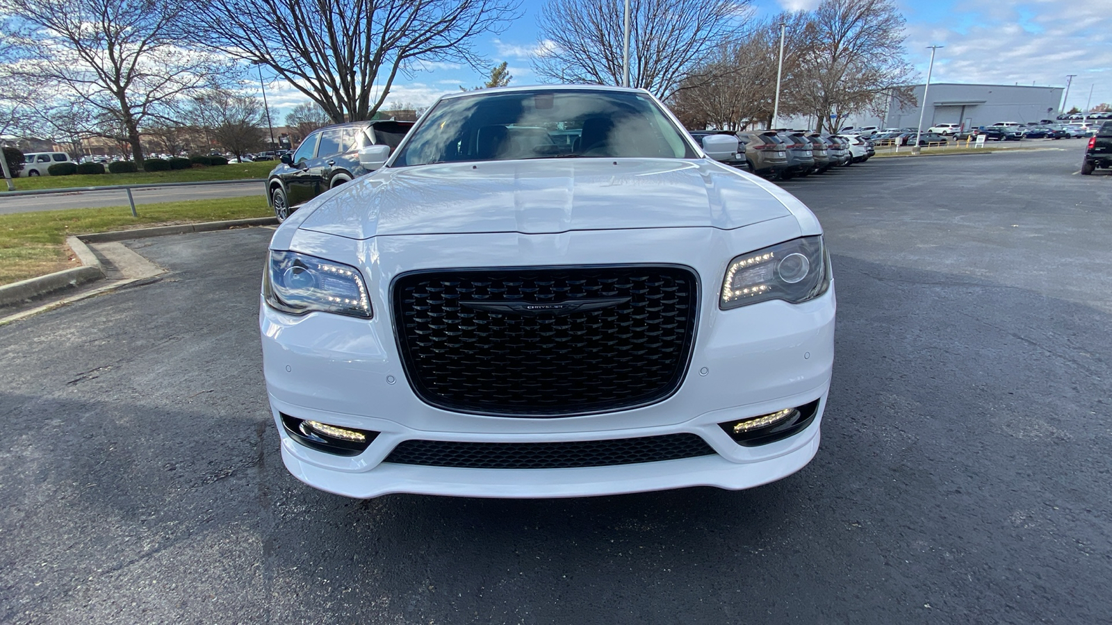 2023 Chrysler 300 Touring 3