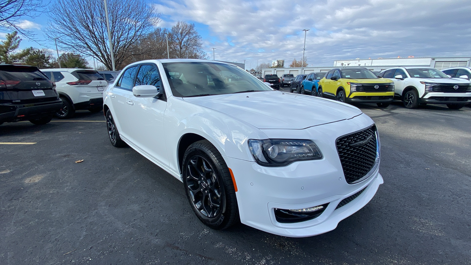 2023 Chrysler 300 Touring 4