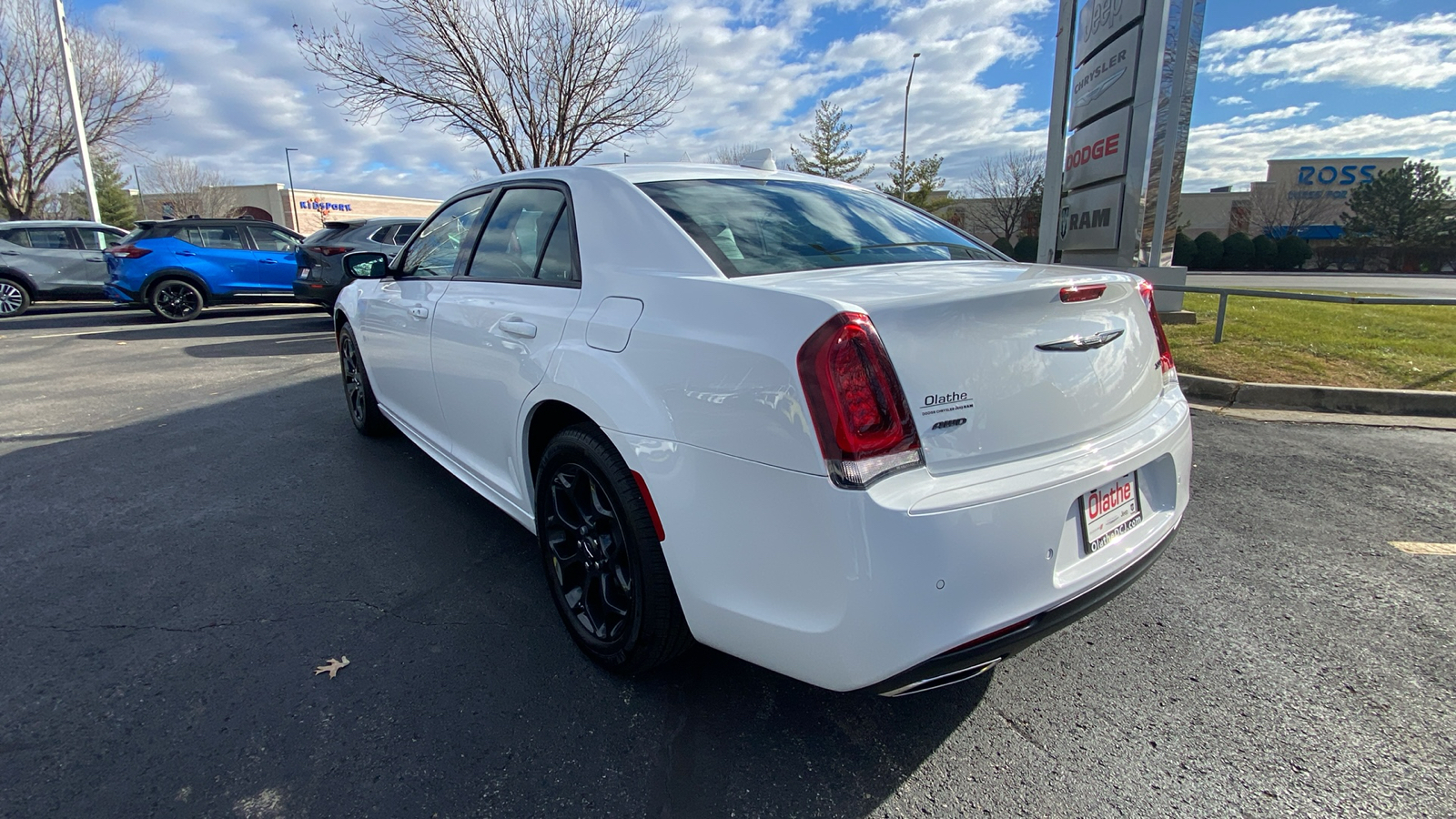 2023 Chrysler 300 Touring 8