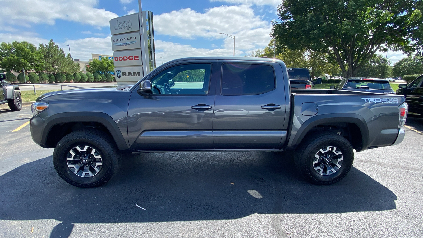 2023 Toyota Tacoma TRD Off-Road 9