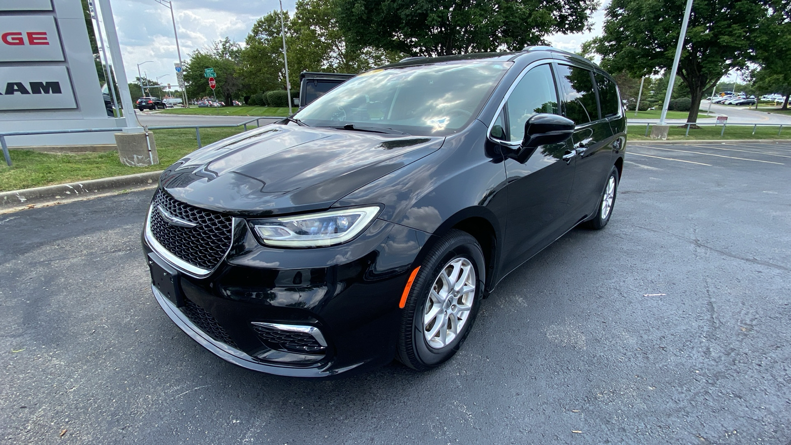 2021 Chrysler Pacifica Touring L 1