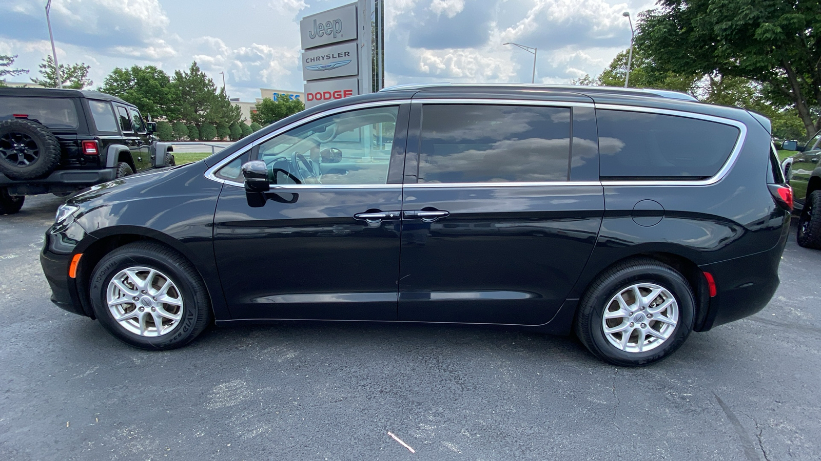 2021 Chrysler Pacifica Touring L 8