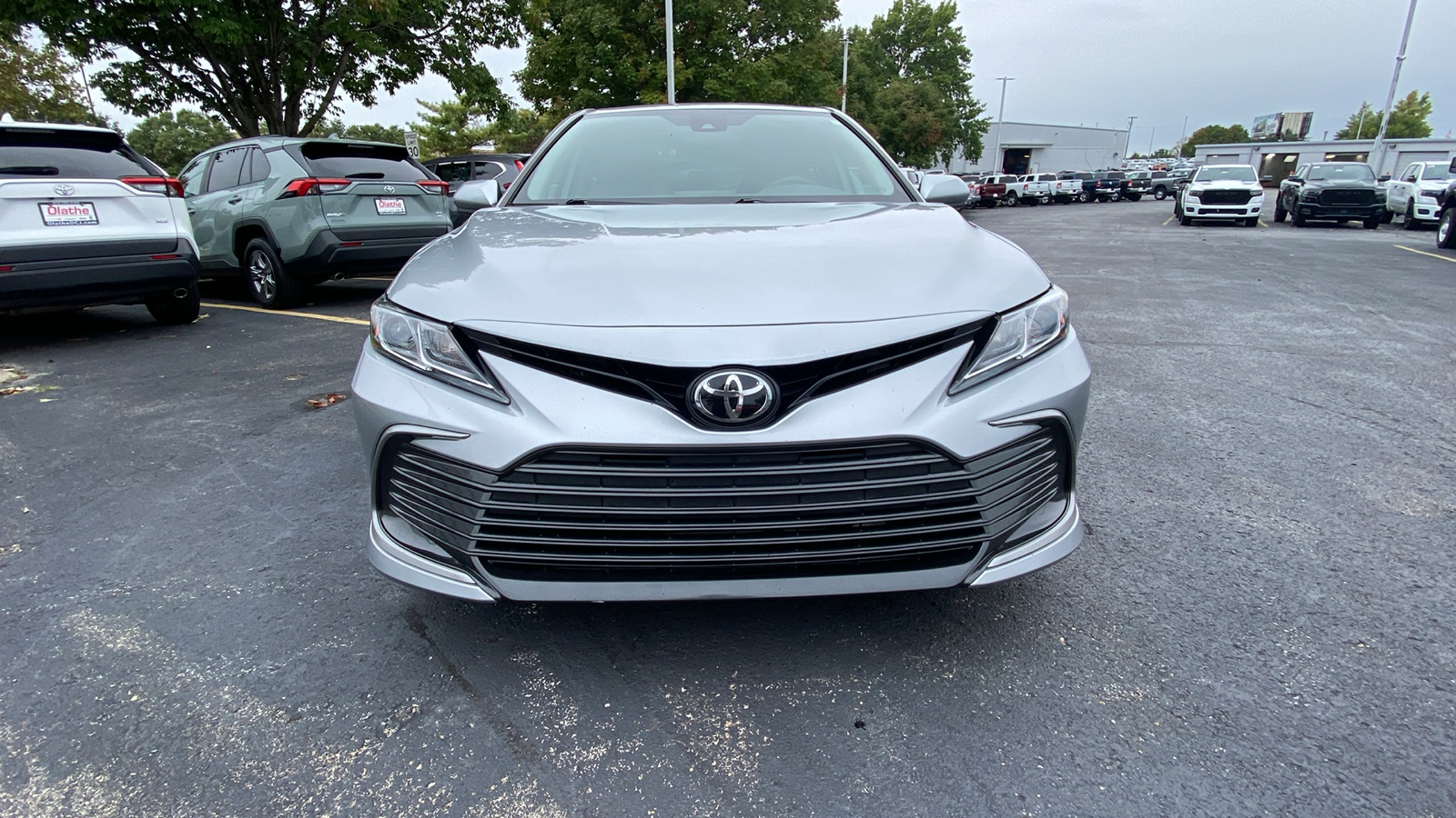 2022 Toyota Camry LE 2