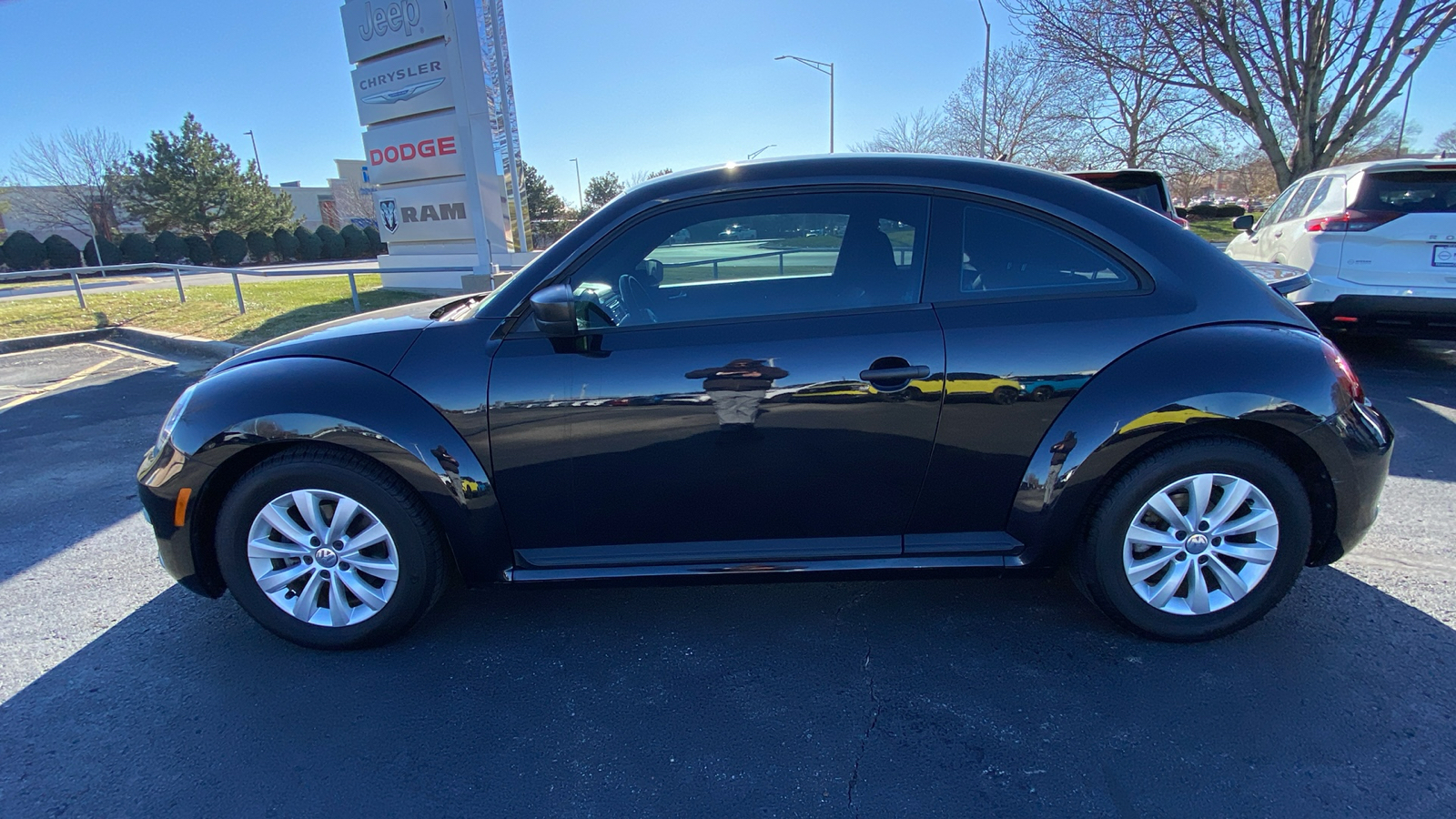 2018 Volkswagen Beetle 2.0T S 1