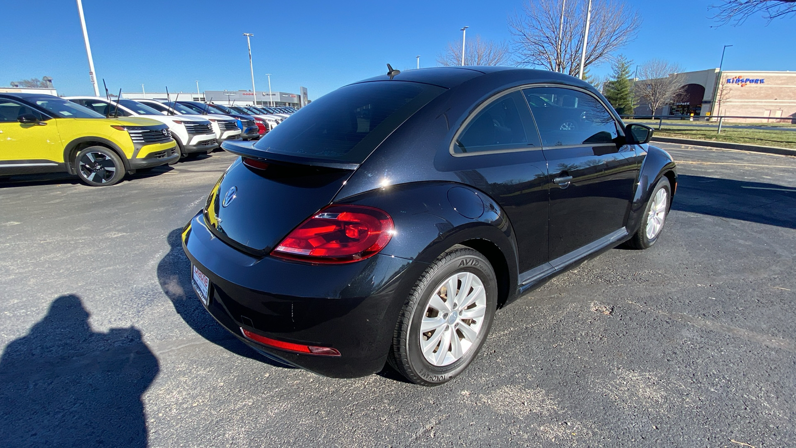 2018 Volkswagen Beetle 2.0T S 6