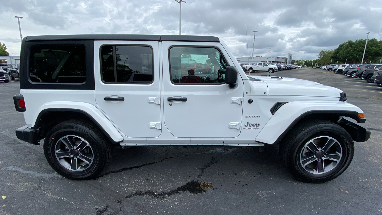 2023 Jeep Wrangler Sahara 4