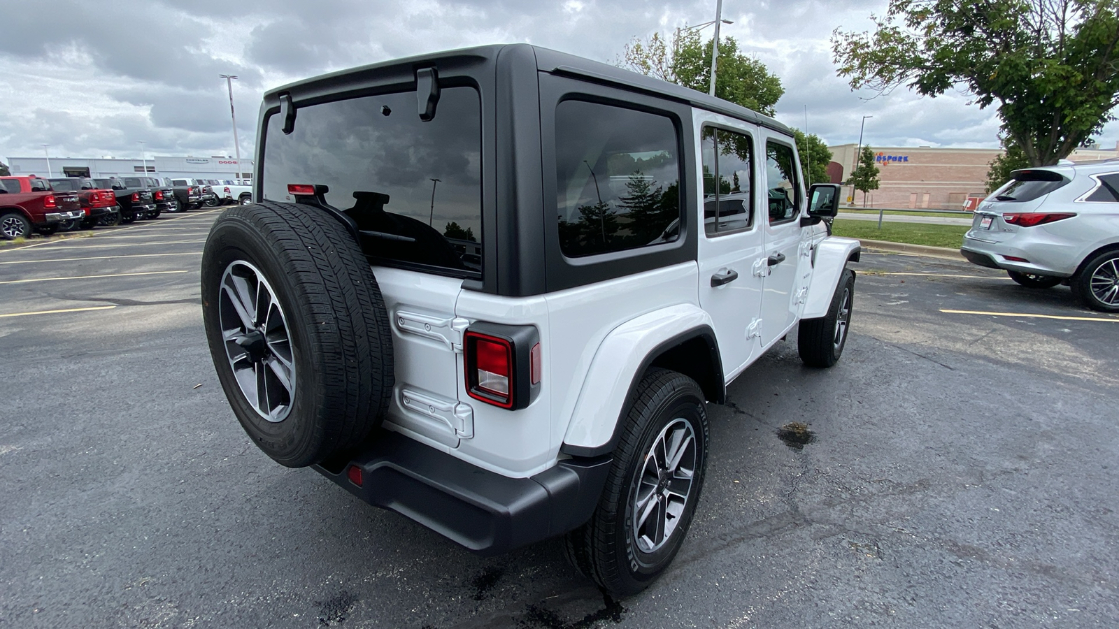 2023 Jeep Wrangler Sahara 7