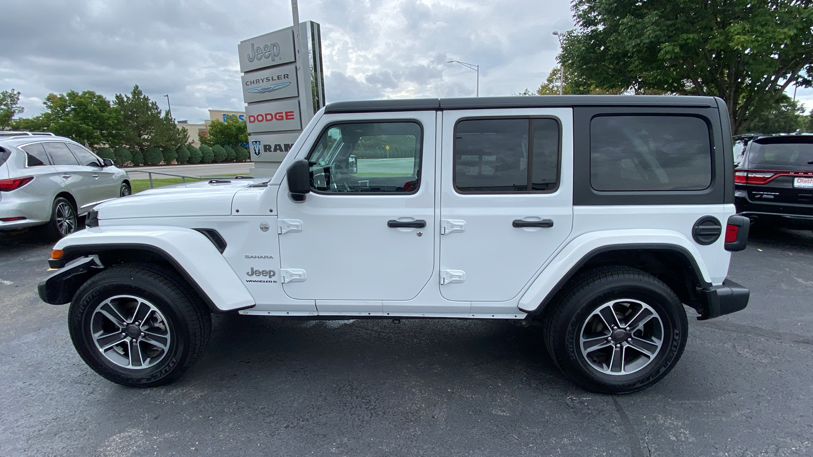 2023 Jeep Wrangler Sahara 10