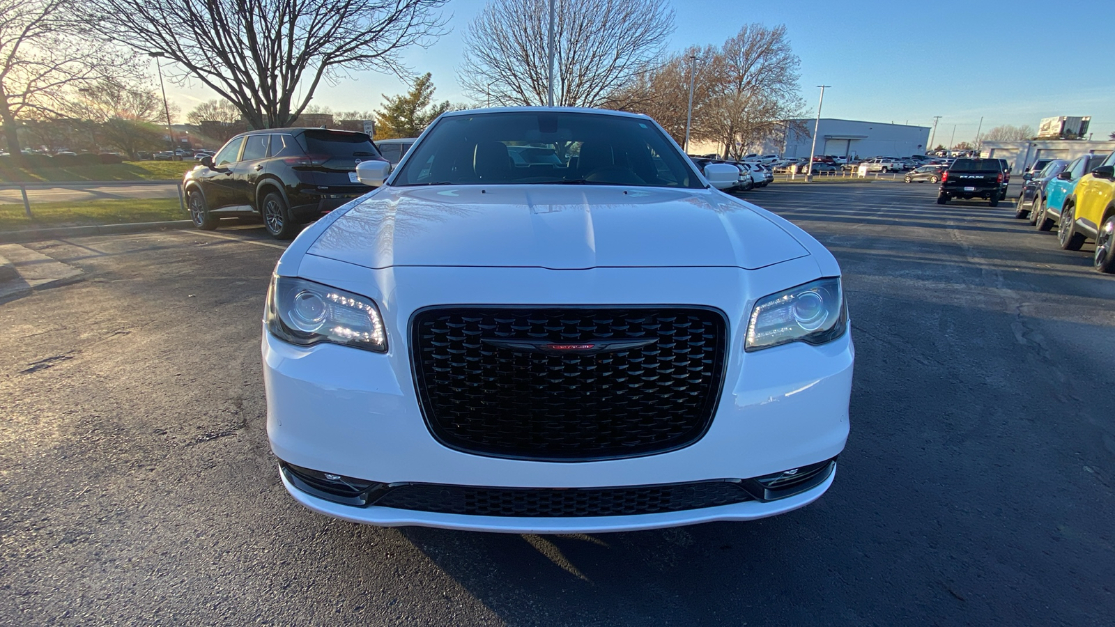 2023 Chrysler 300 S 3