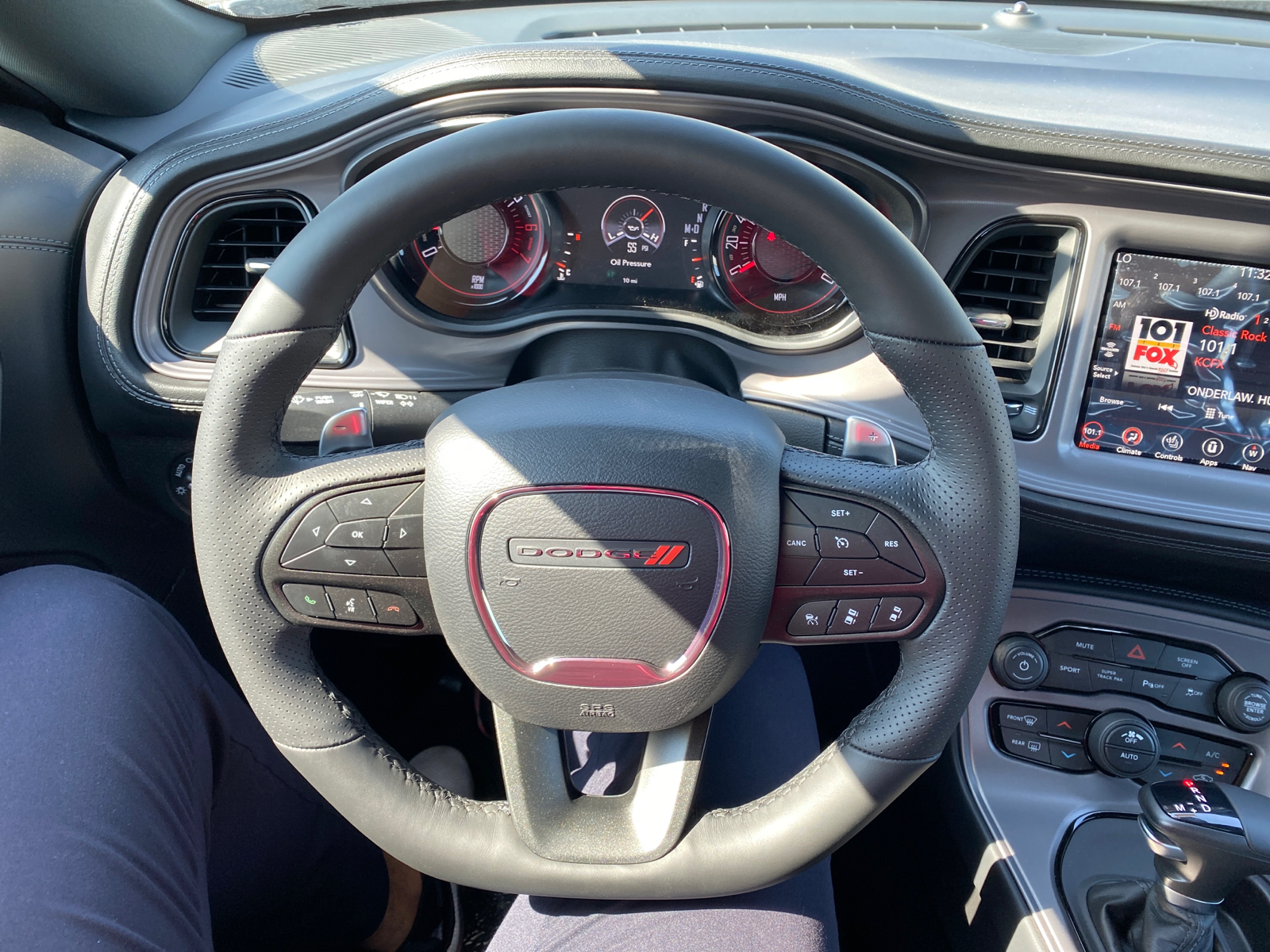 2023 Dodge Challenger R/T 18