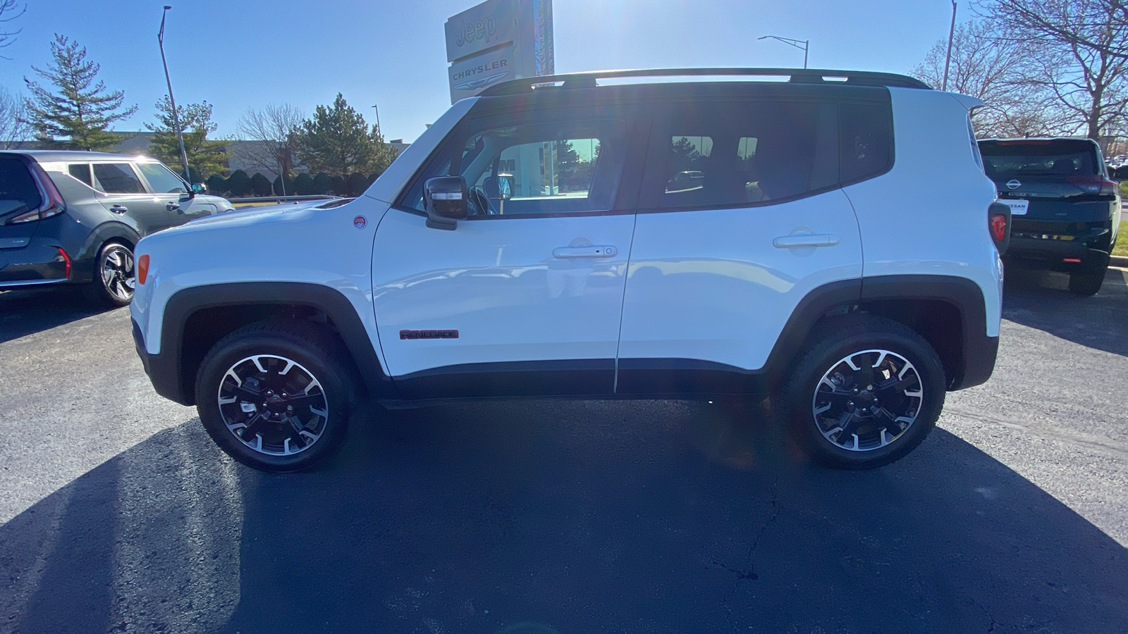 2023 Jeep Renegade Trailhawk 1