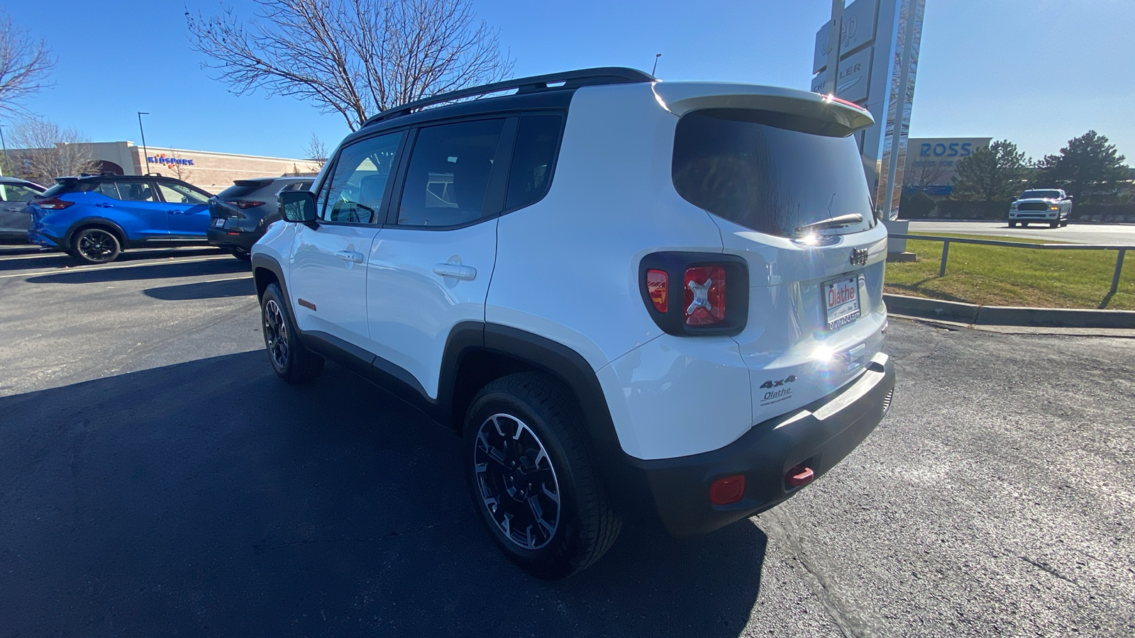 2023 Jeep Renegade Trailhawk 8