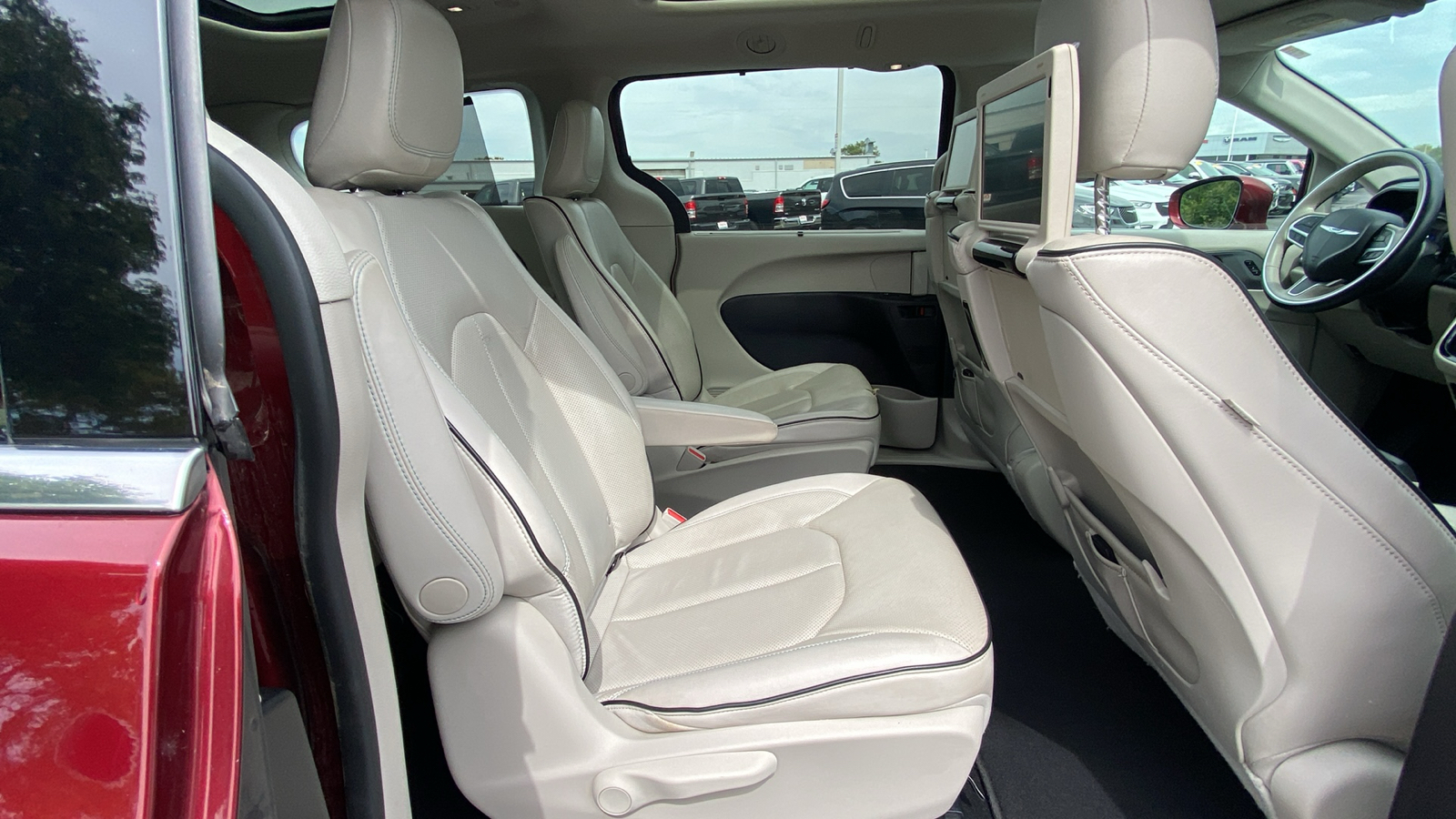 2020 Chrysler Pacifica Hybrid Limited 57