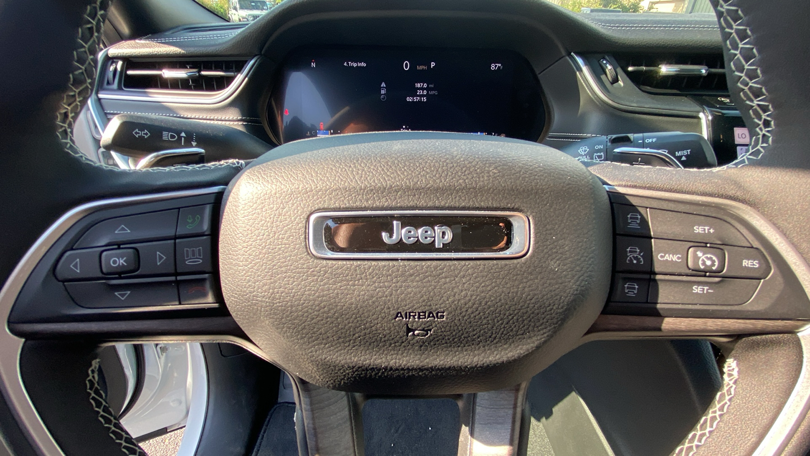 2024 Jeep Grand Cherokee L Limited 18