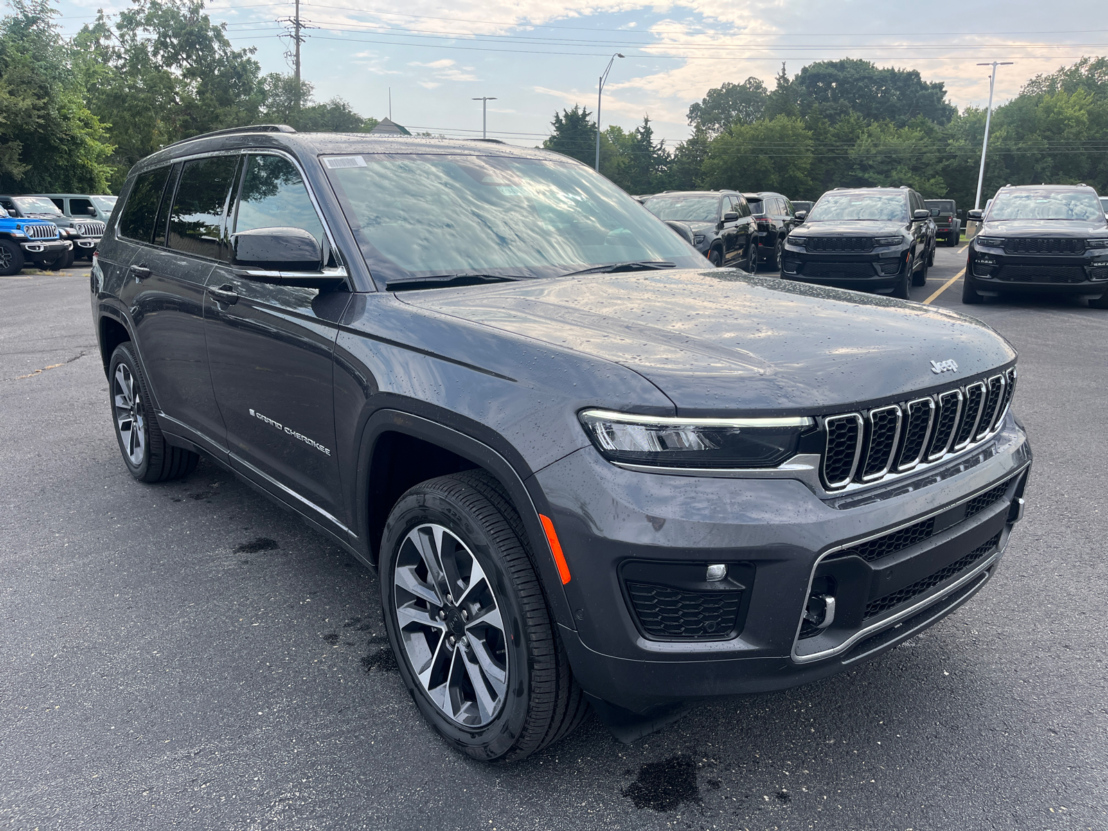 2024 Jeep Grand Cherokee L Overland 8