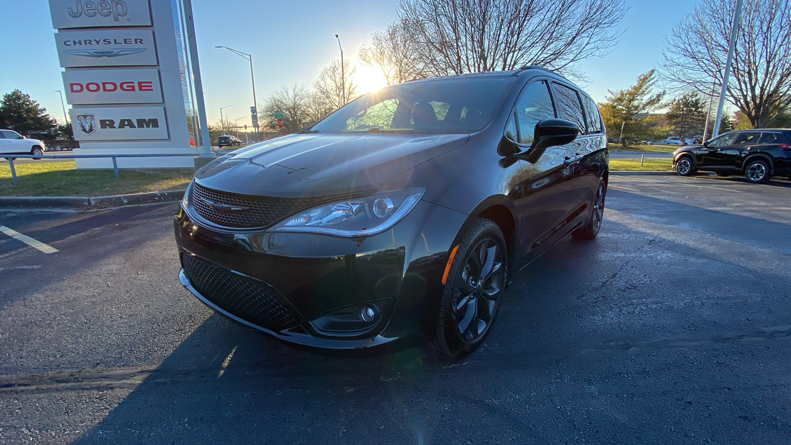 2020 Chrysler Pacifica Touring L 1