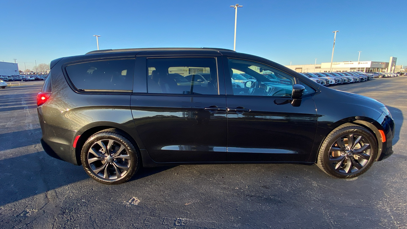 2020 Chrysler Pacifica Touring L 4