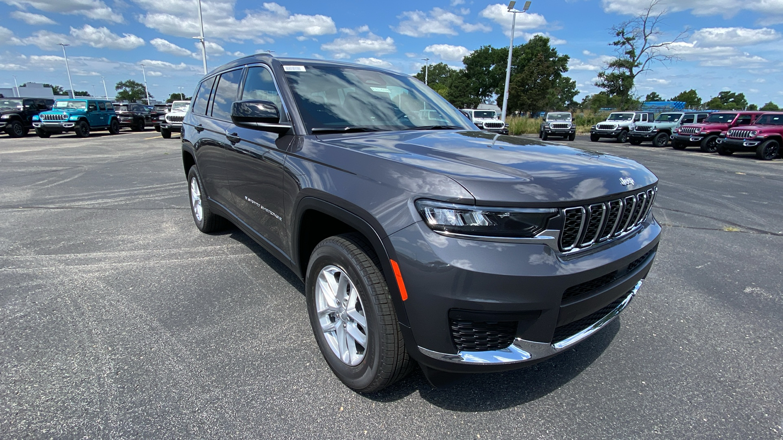 2024 Jeep Grand Cherokee L Laredo 3