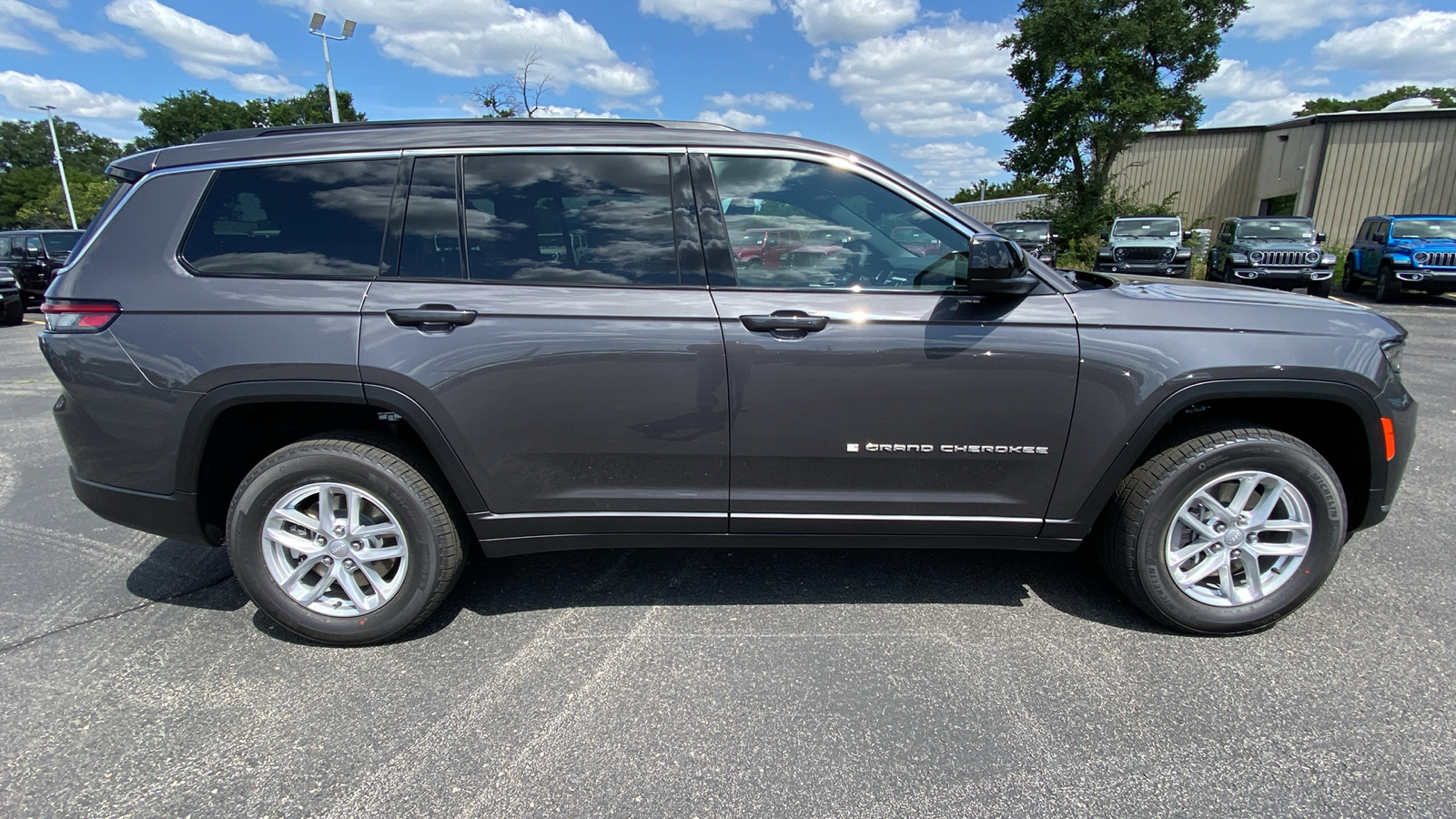 2024 Jeep Grand Cherokee L Laredo 4