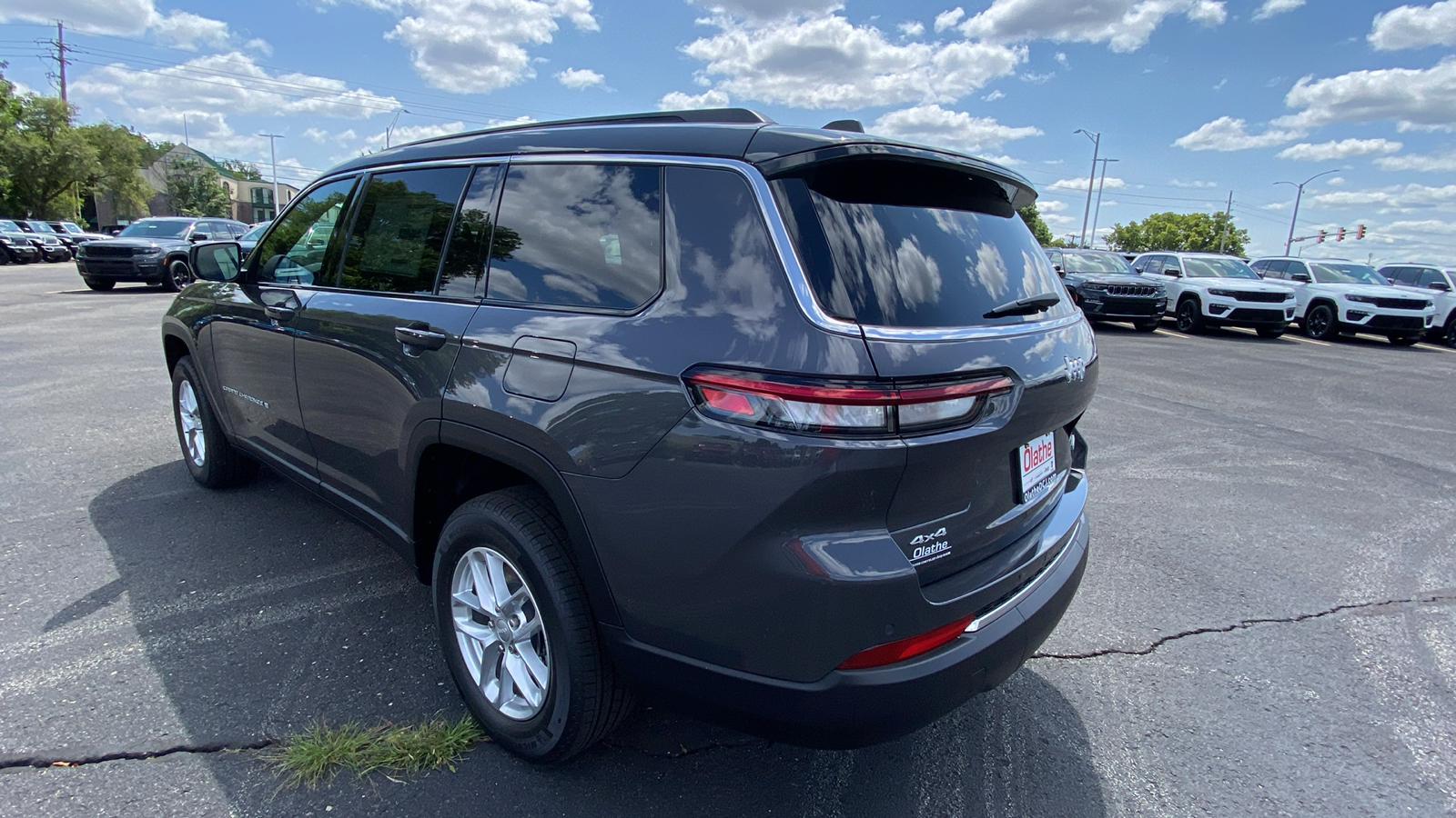 2024 Jeep Grand Cherokee L Laredo 9