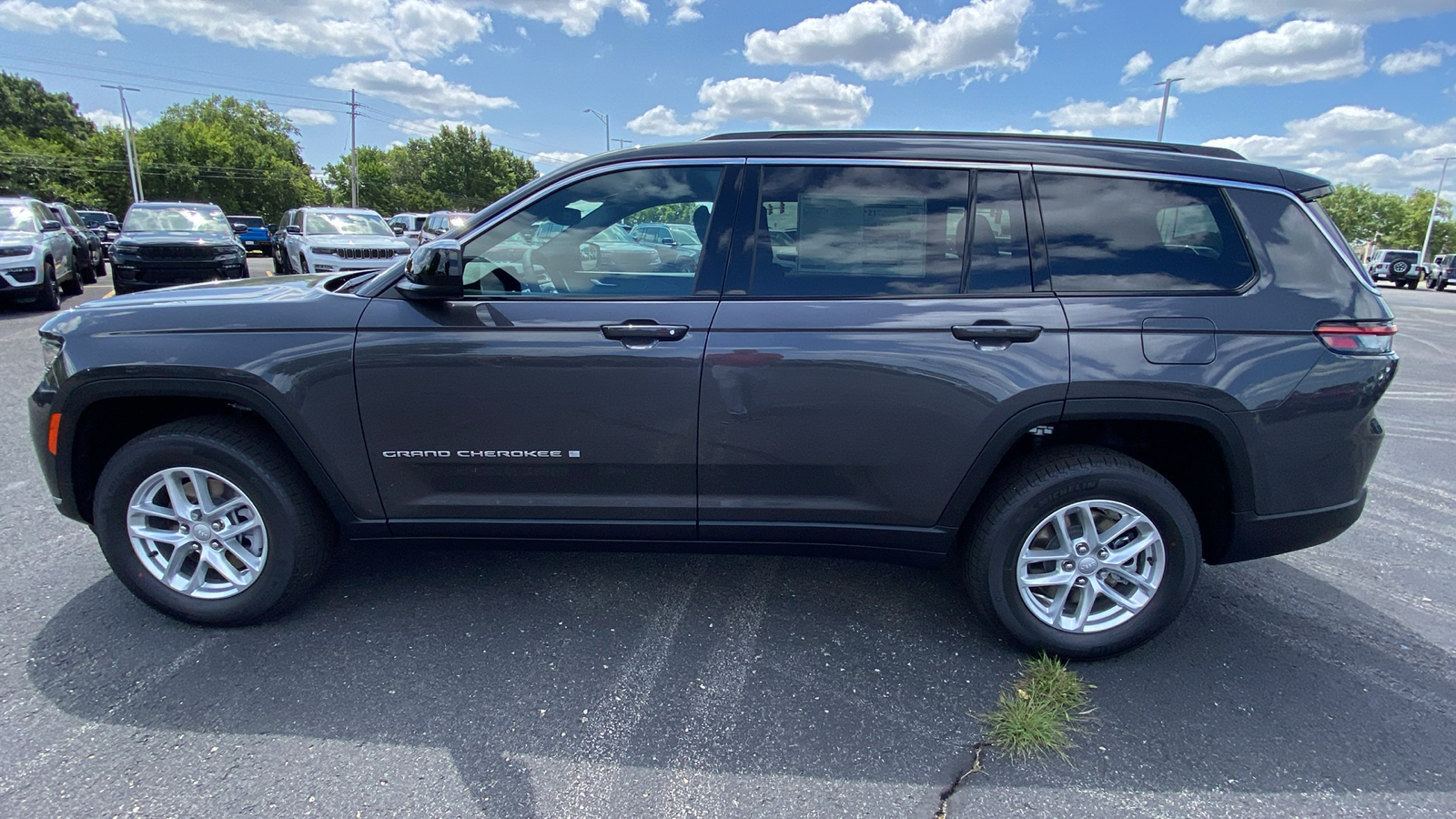 2024 Jeep Grand Cherokee L Laredo 10