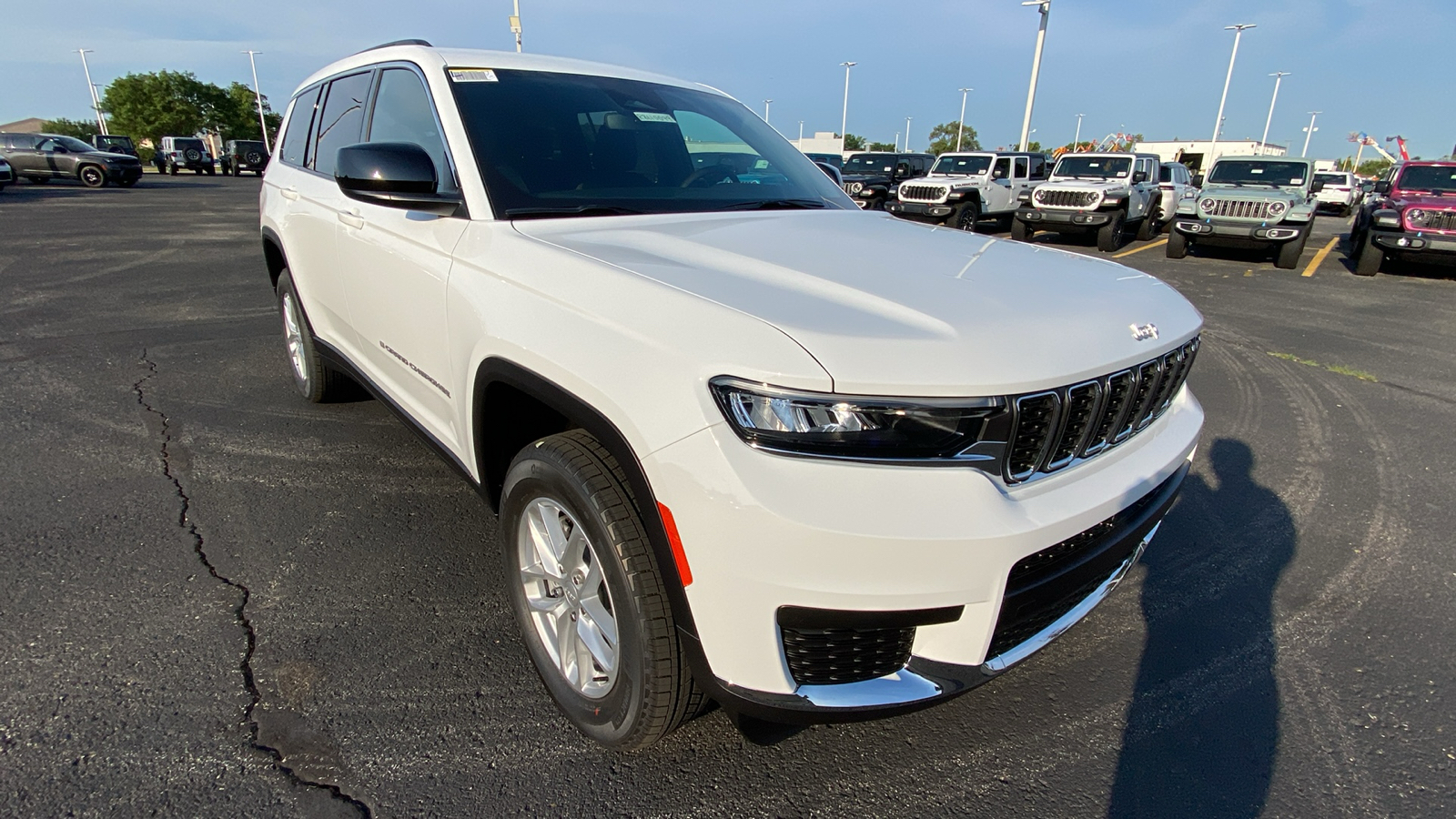 2024 Jeep Grand Cherokee L Laredo 3