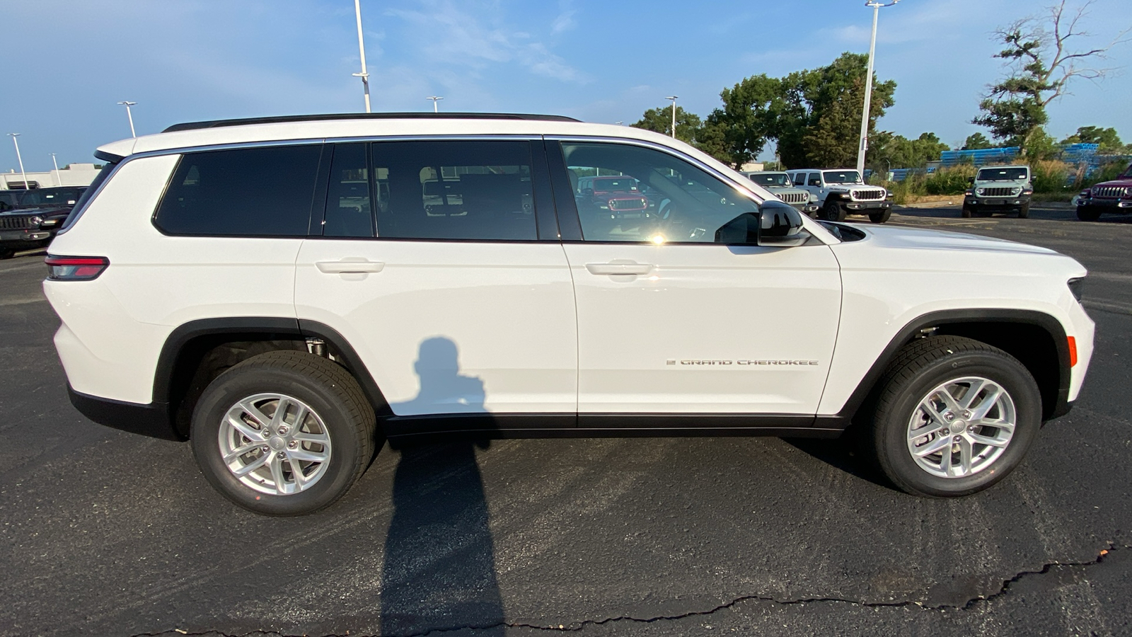 2024 Jeep Grand Cherokee L Laredo 4