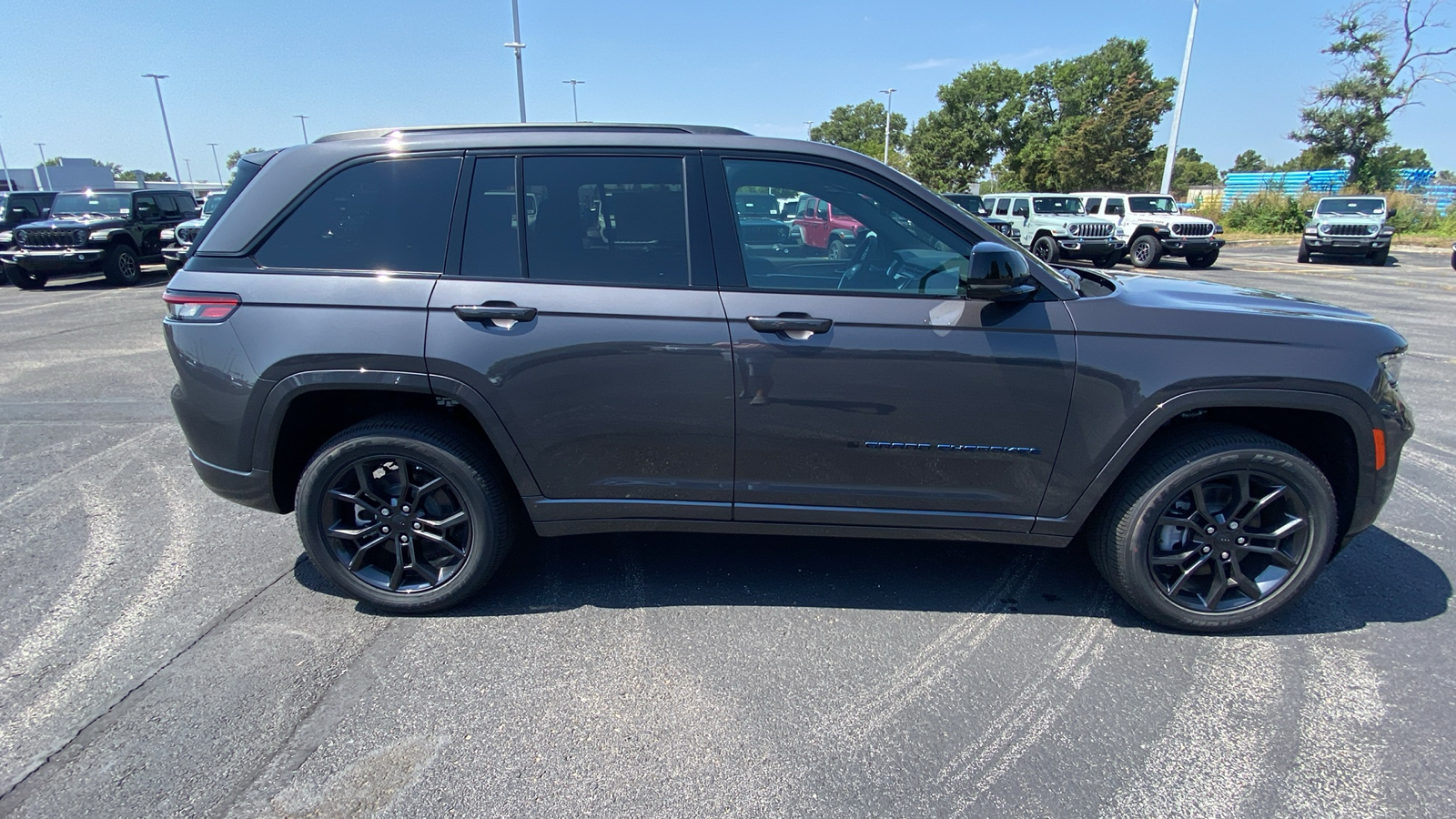 2024 Jeep Grand Cherokee  4