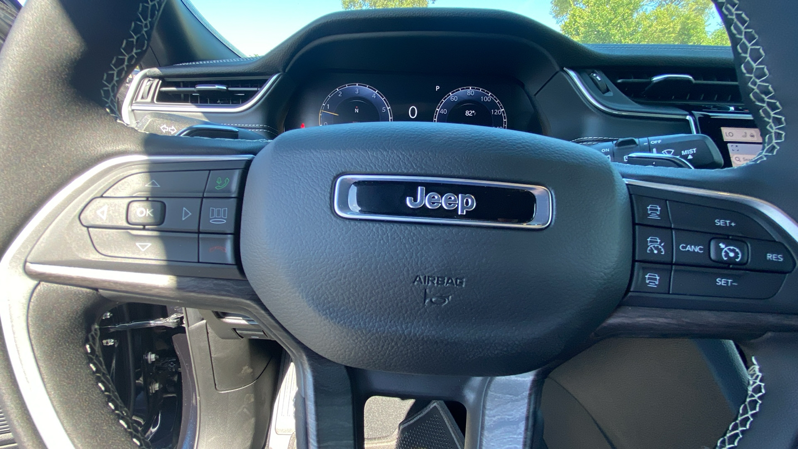 2024 Jeep Grand Cherokee L Limited 18