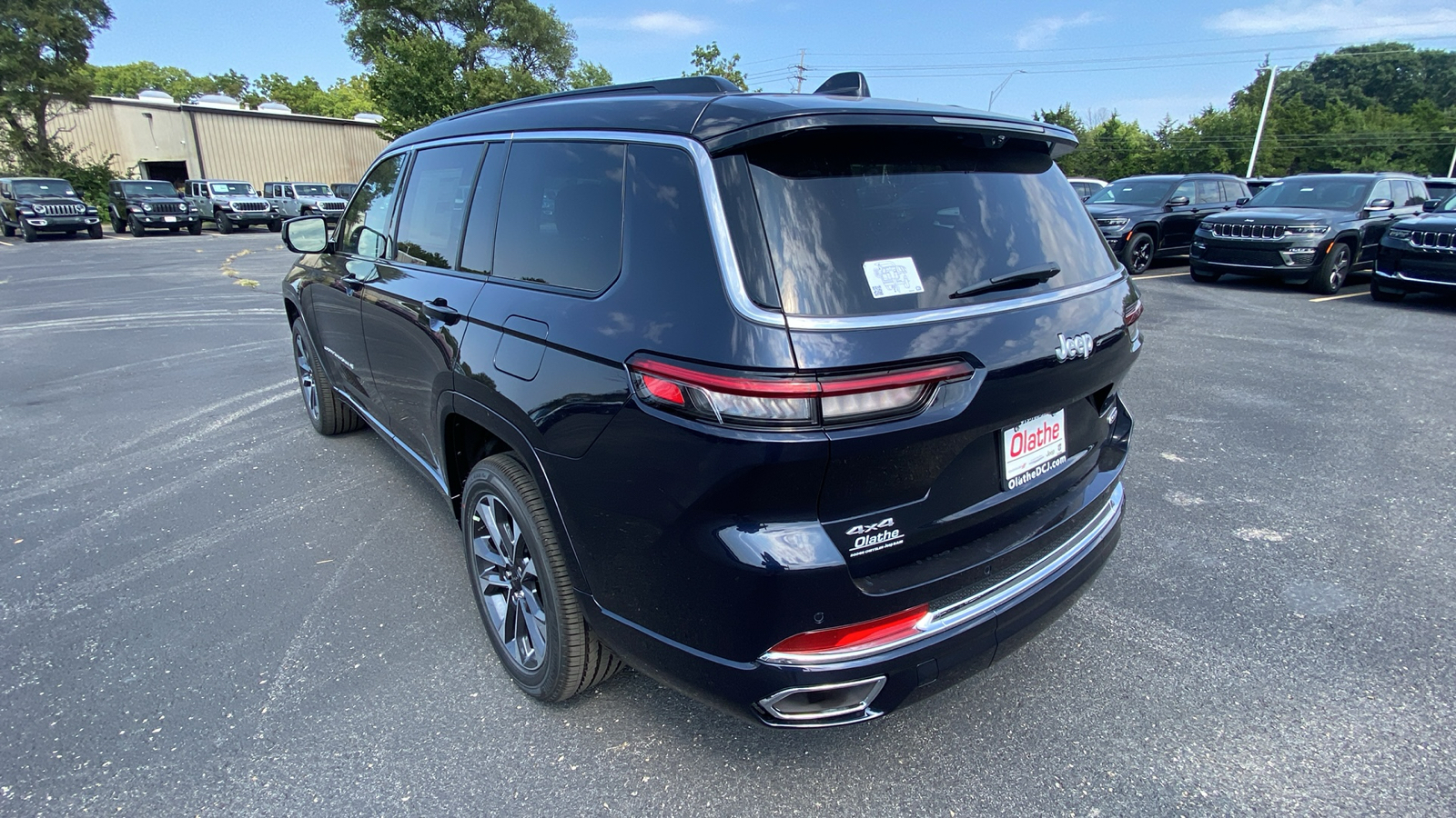 2024 Jeep Grand Cherokee L Overland 9