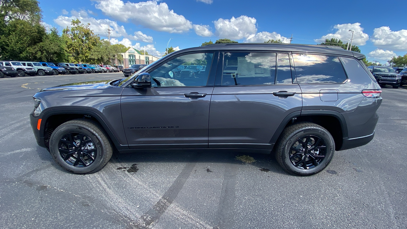 2024 Jeep Grand Cherokee L Altitude 8