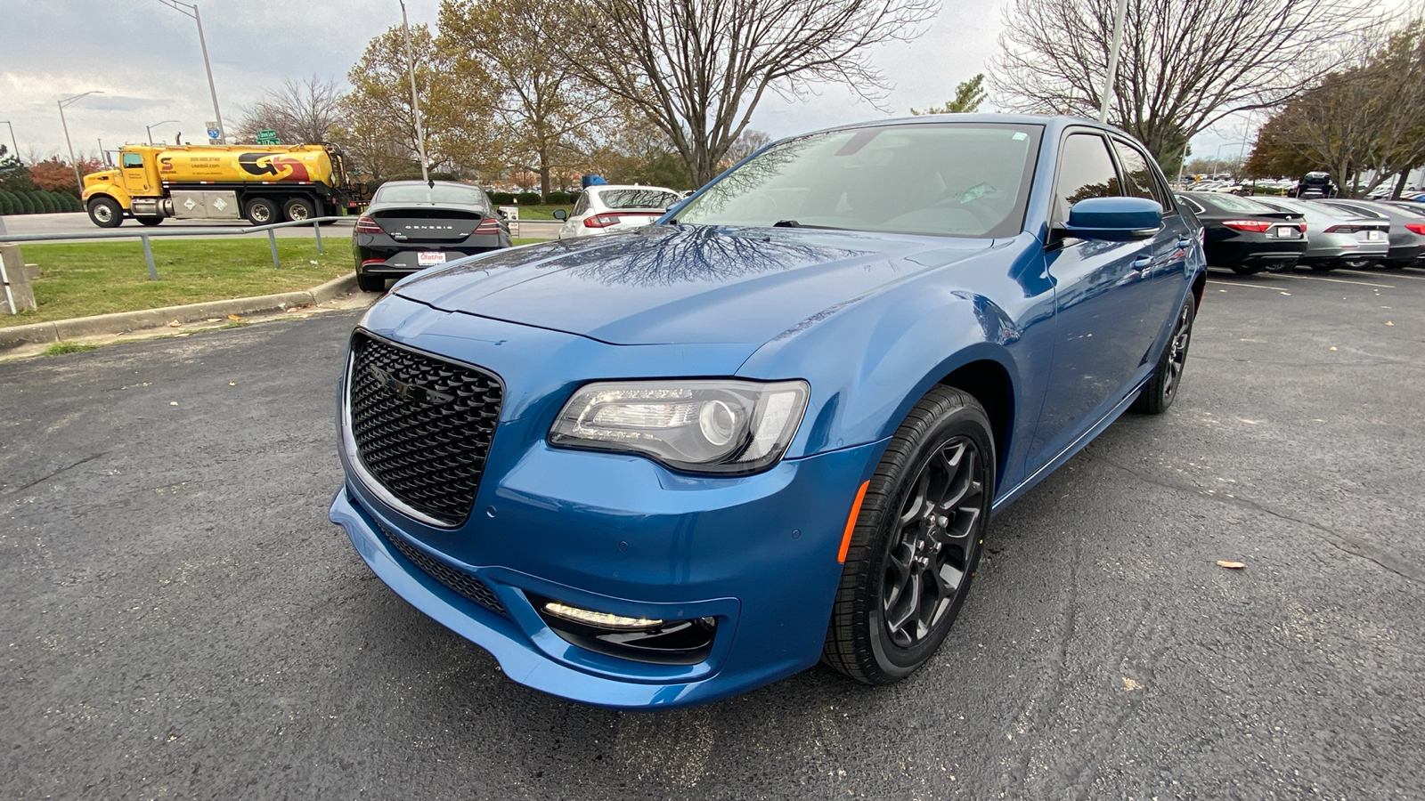 2023 Chrysler 300 Touring 1