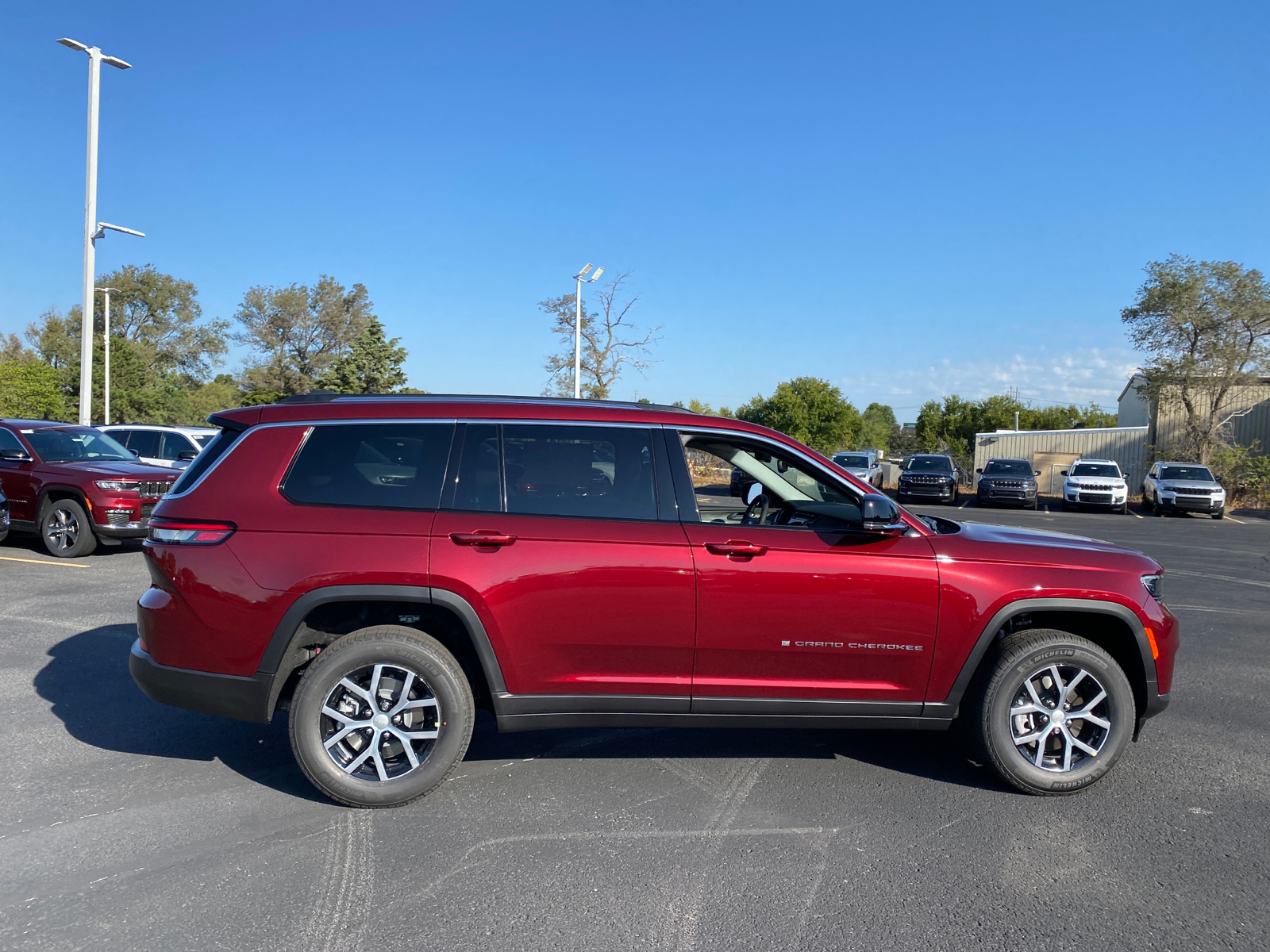 2024 Jeep Grand Cherokee L Limited 8