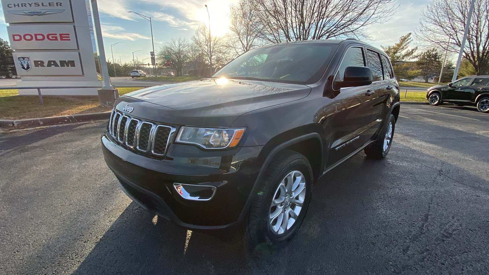 2021 Jeep Grand Cherokee Laredo E 1