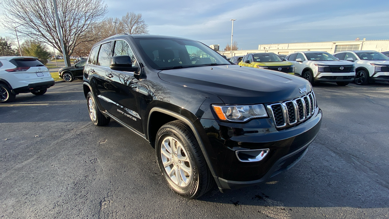 2021 Jeep Grand Cherokee Laredo E 3