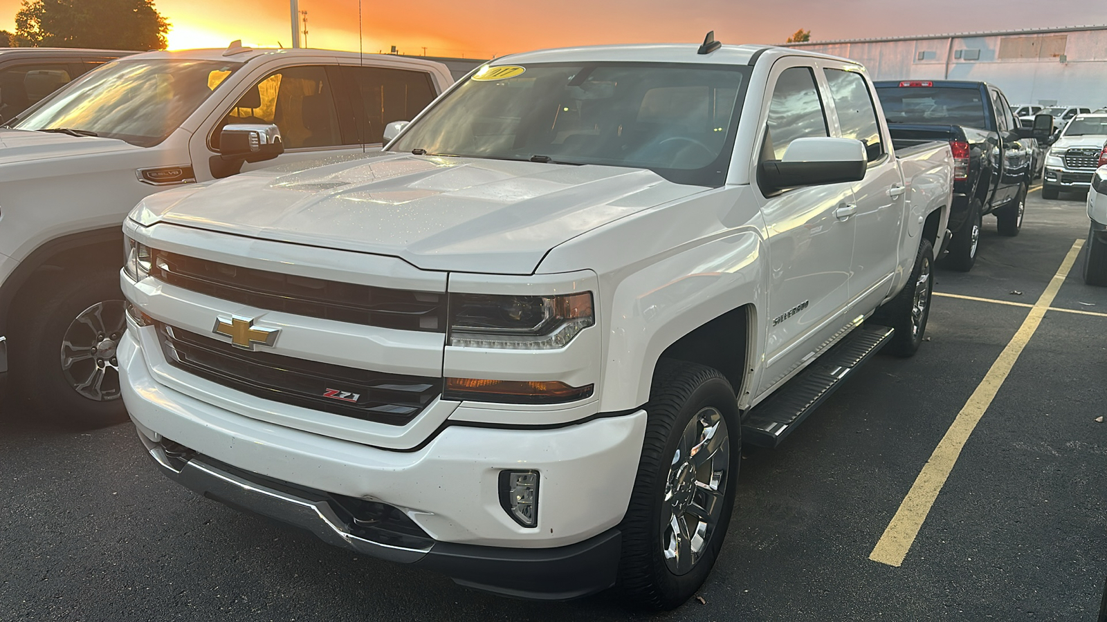 2017 Chevrolet Silverado 1500 LT 2