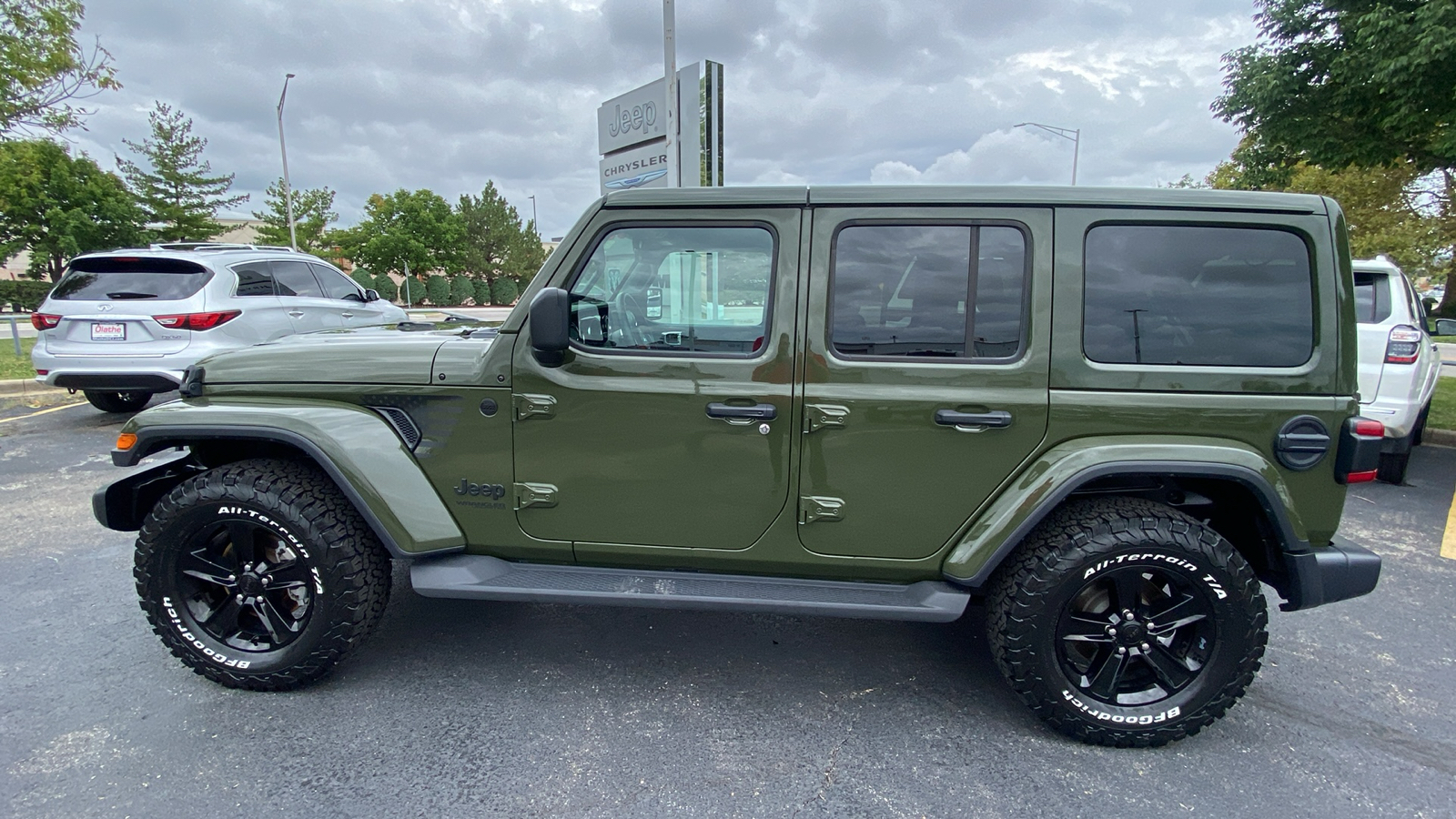 2021 Jeep Wrangler Unlimited Sahara Altitude 9