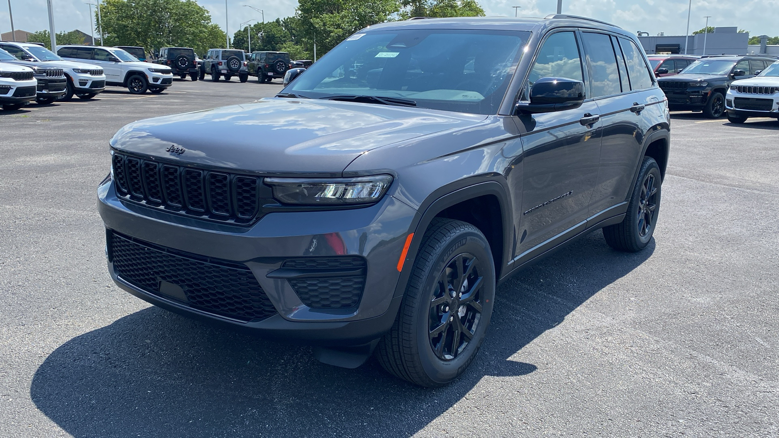 2024 Jeep Grand Cherokee Altitude 1