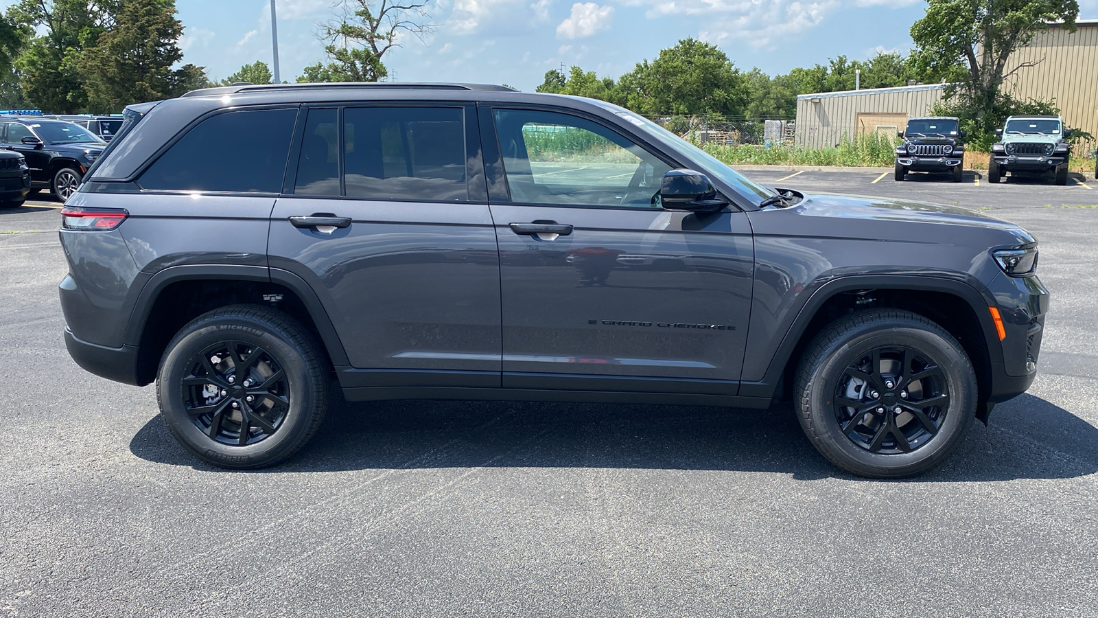 2024 Jeep Grand Cherokee Altitude 4