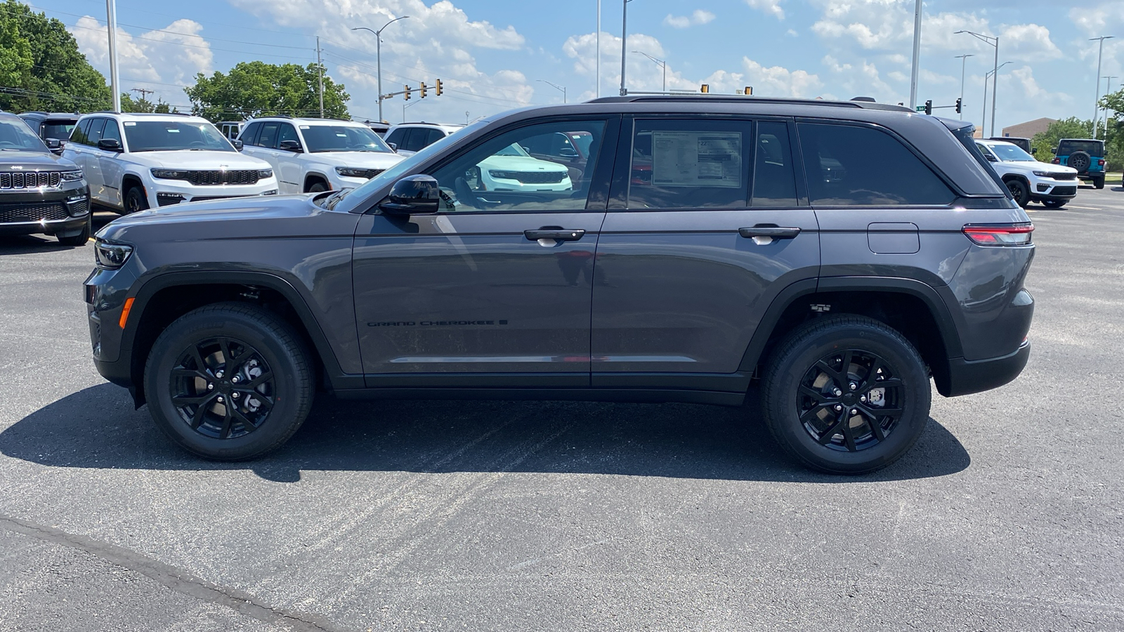 2024 Jeep Grand Cherokee Altitude 8