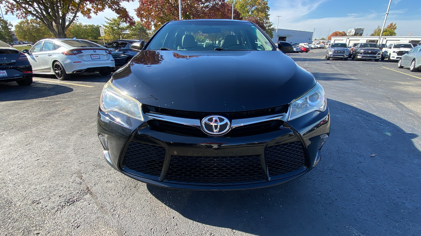 2017 Toyota Camry SE 2