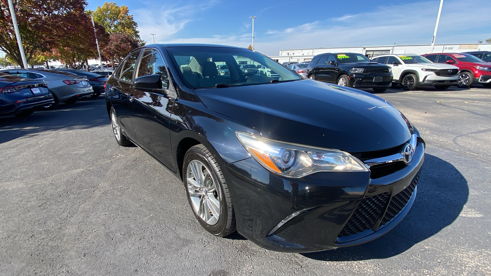 2017 Toyota Camry SE 3