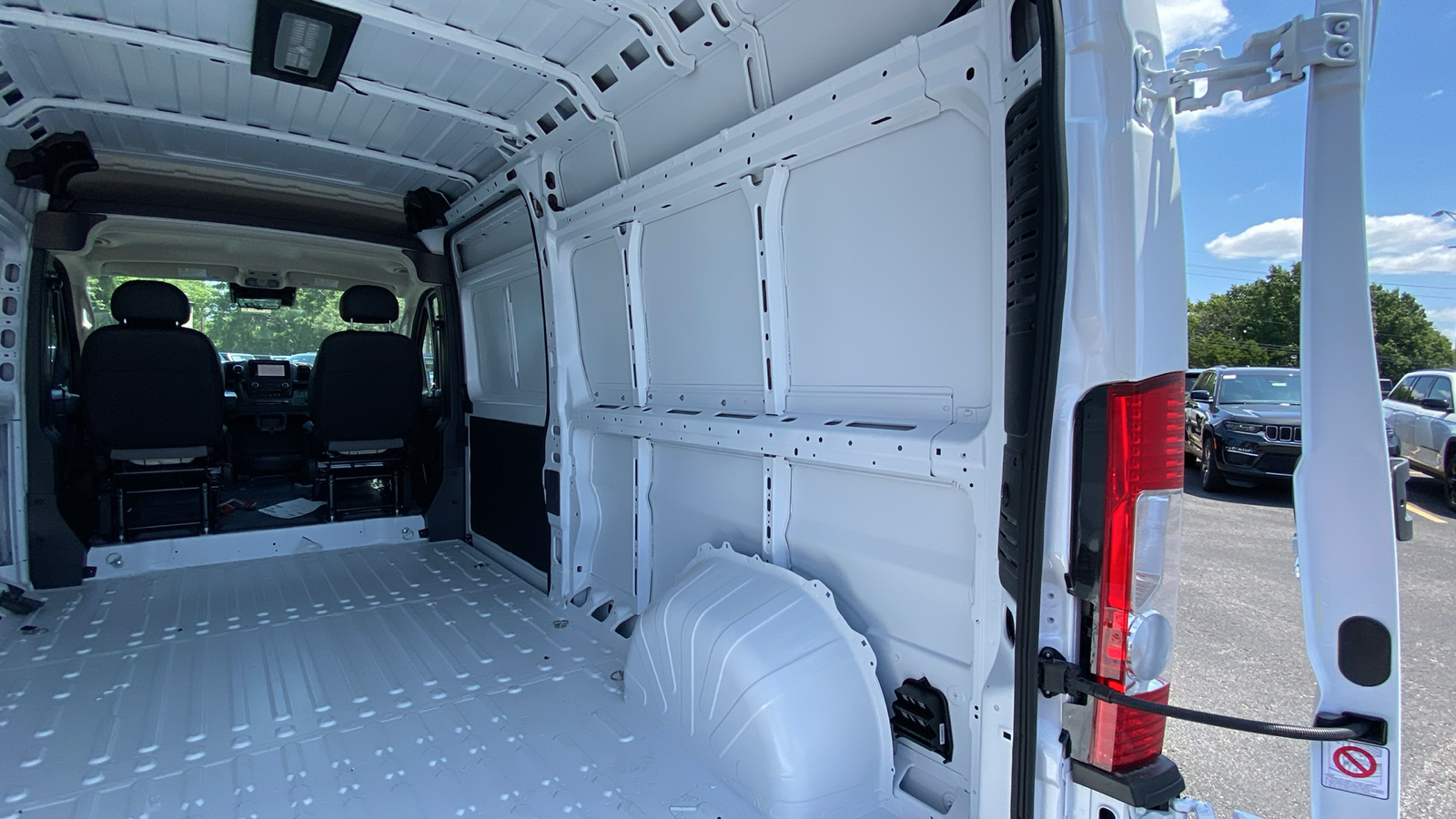 2024 Ram ProMaster 2500 High Roof 38