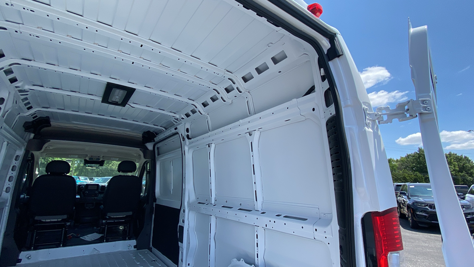 2024 Ram ProMaster 2500 High Roof 39