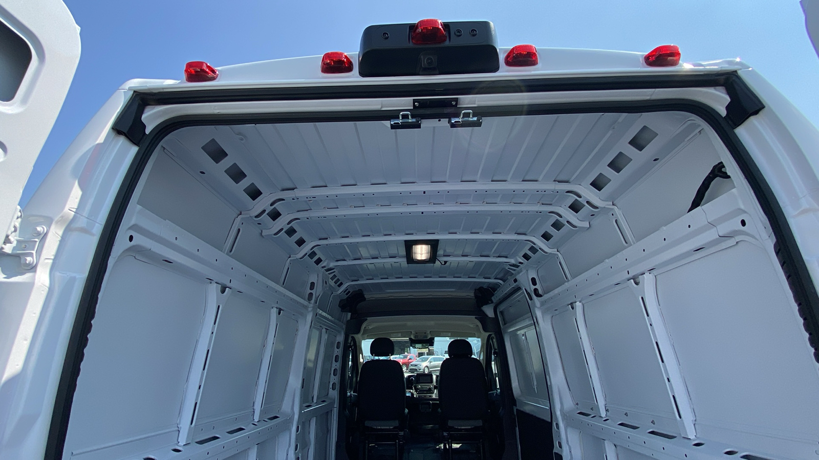 2024 Ram ProMaster 2500 High Roof 34