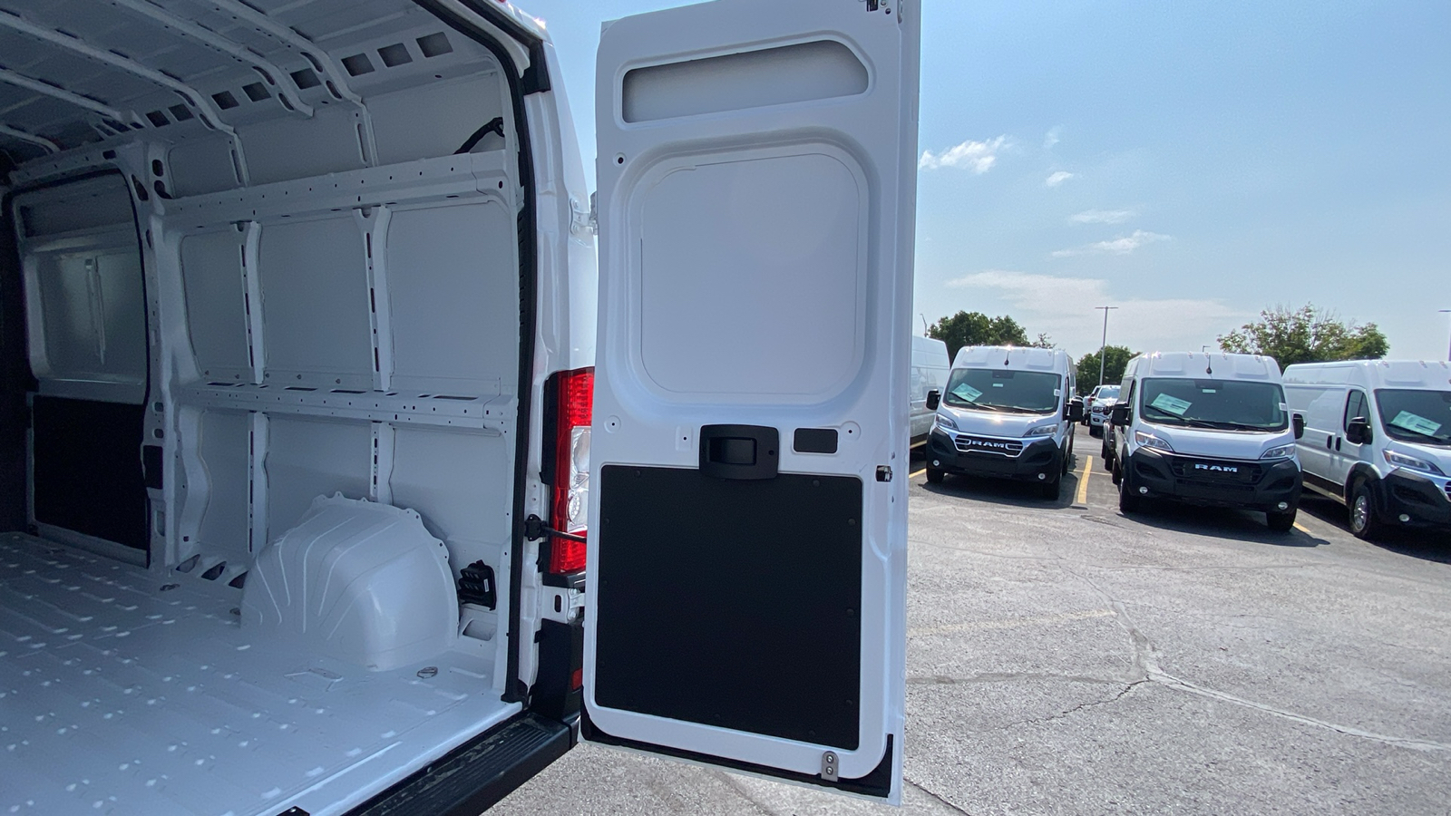 2024 Ram ProMaster 2500 High Roof 41