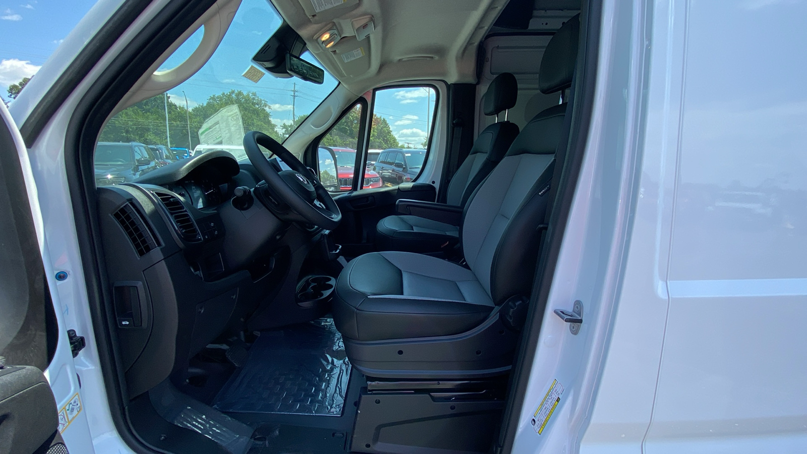 2024 Ram ProMaster 2500 High Roof 10