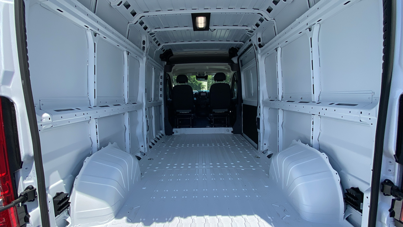 2024 Ram ProMaster 2500 High Roof 34